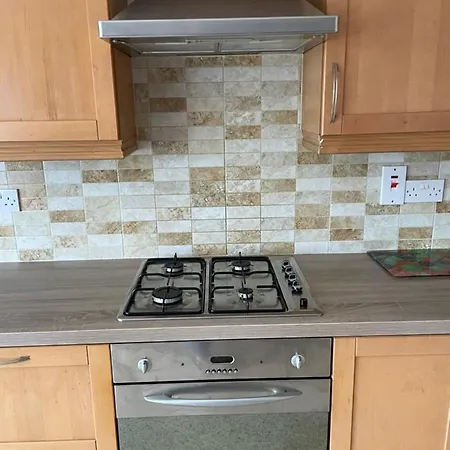 Hillside House- Pine View *