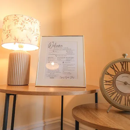 Hillside House- Pine View Apartment