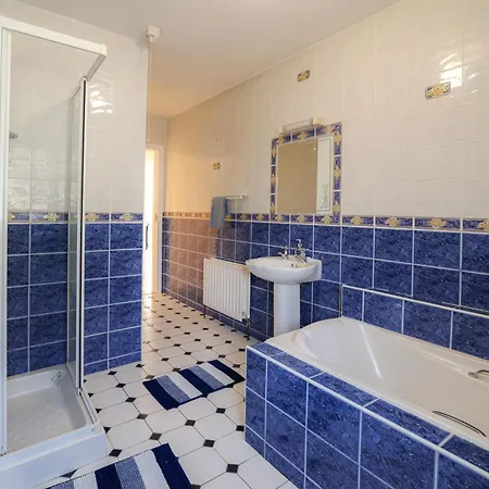Hillside House- Pine View Apartamento