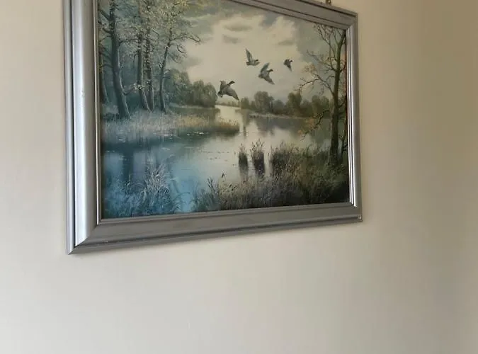 Hillside House- Pine View *